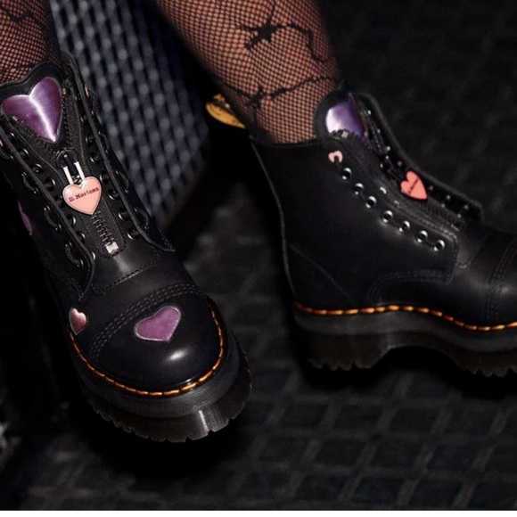 Dr Martens Platform Sinclair Hearts. Size 6. BNIB. - Picture 11 of 12